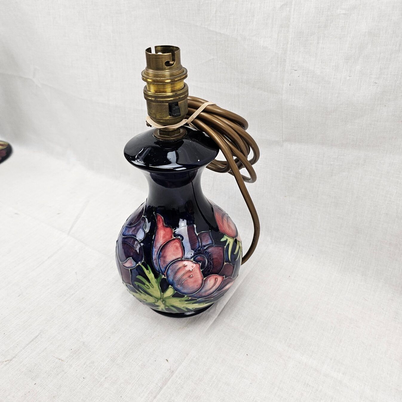 Moorcroft Pottery Lamp Base In The Anemone Pattern - Image 4