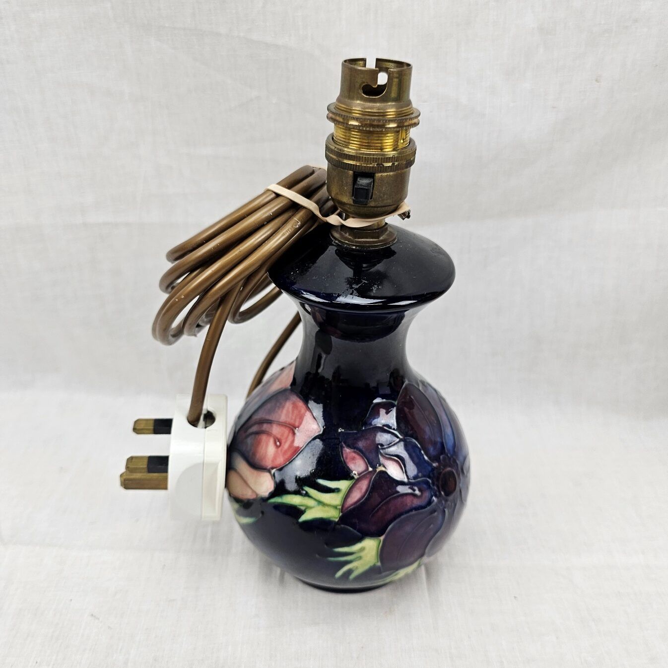 Moorcroft Pottery Lamp Base In The Anemone Pattern - Image 3