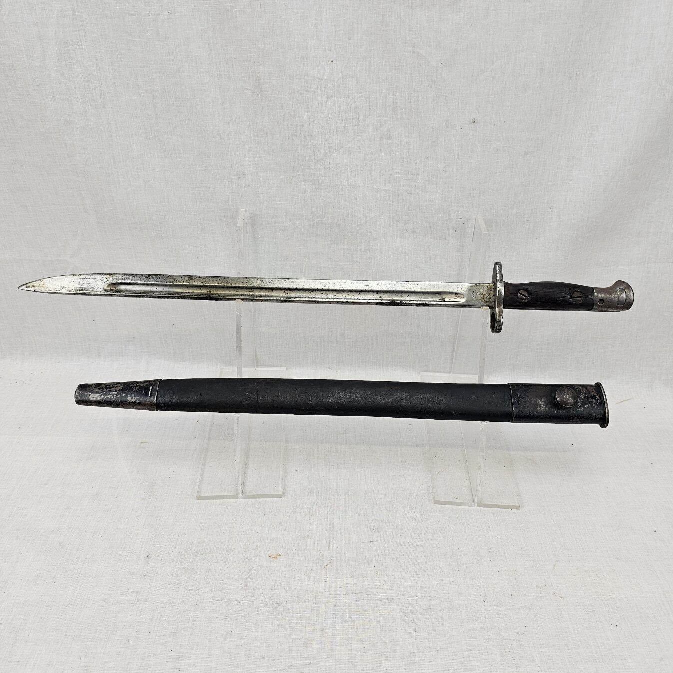 WW1 British 1918 Dated 1907 Pattern Bayonet and Scabbard