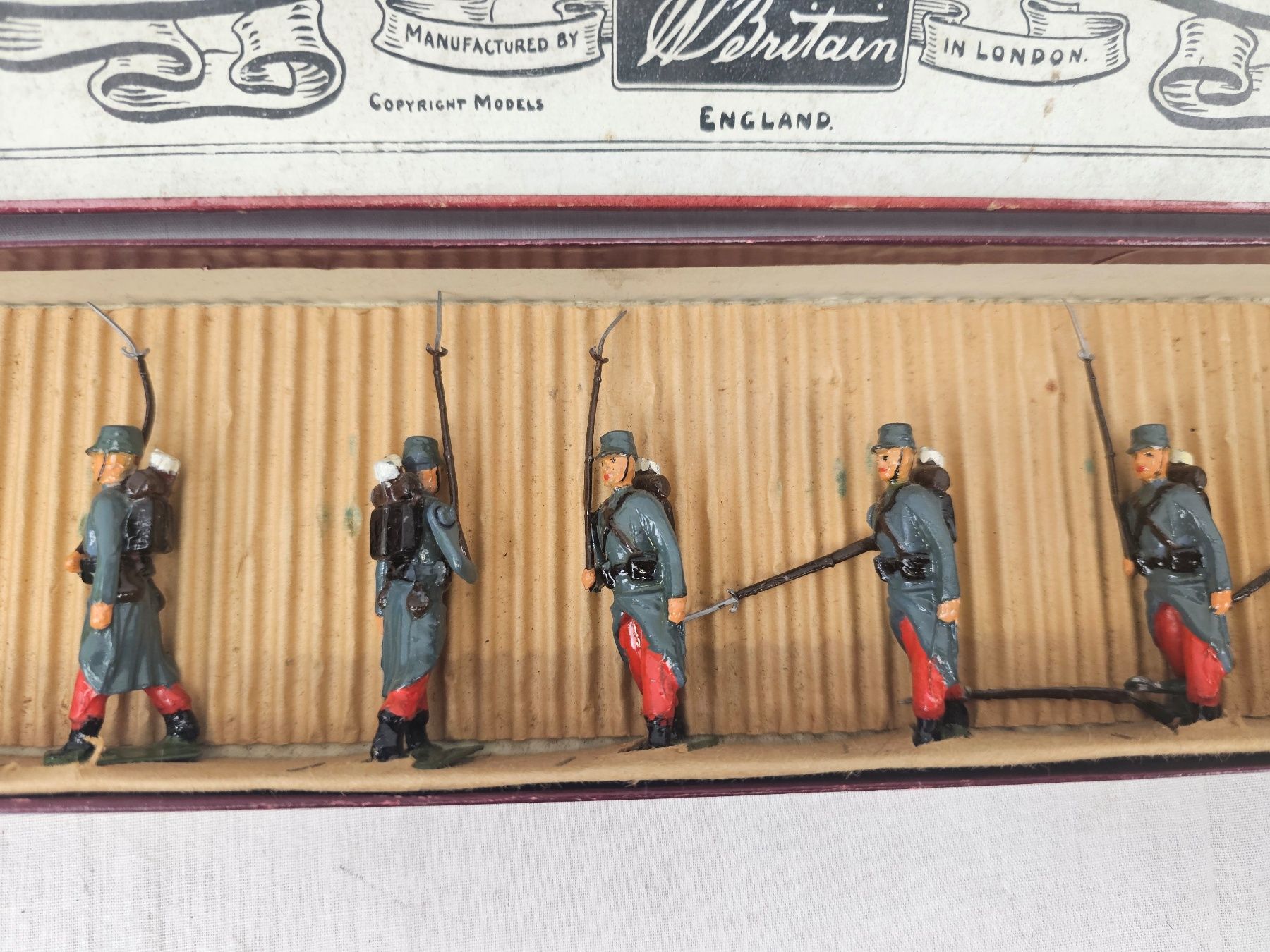 Britains French Infanterie de Ligne No 141 Set Of 8 Soldiers In Whisstock Box - Image 3