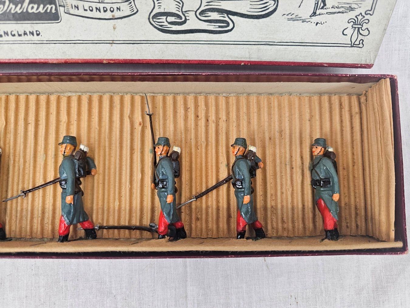 Britains French Infanterie de Ligne No 141 Set Of 8 Soldiers In Whisstock Box - Image 2