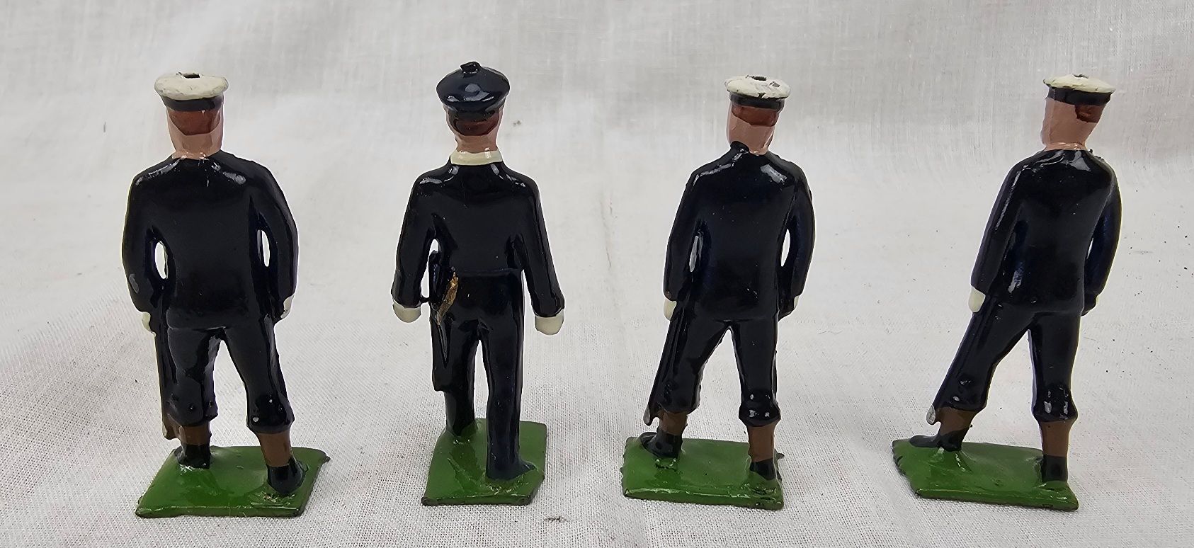 Britains Toy Soldiers Set 207 Officers And Petty Officers Of The Royal Navy - Image 4