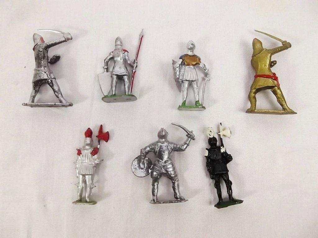 Crescent Toys Medieval Knights Set Circa 1953 - Image 6