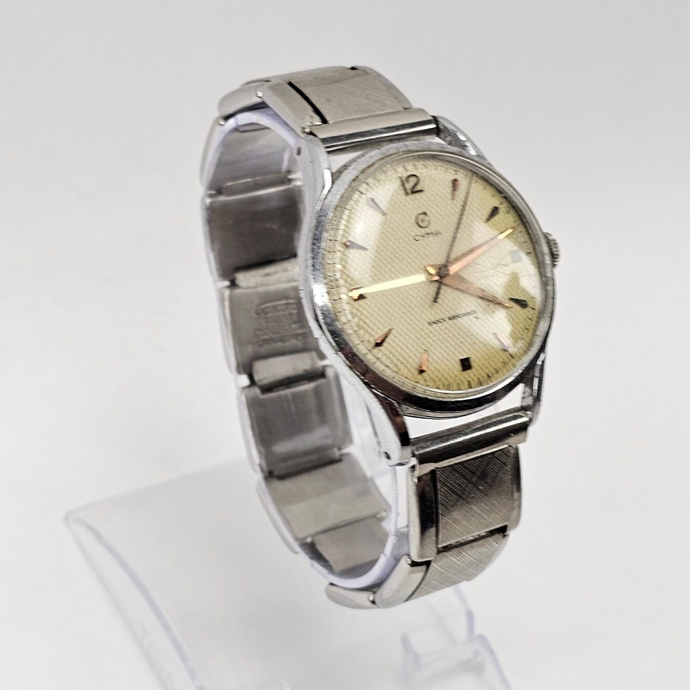 Swiss Made Cyma Vintage Wristwatch 15 Jewels Shock Absorber - Image 4
