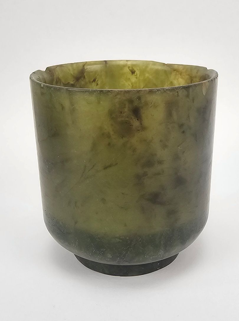 Chinese Qing Dynasty Nephrite Spinach Jade Turned Cup - Image 2