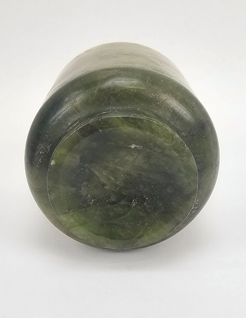 Chinese Qing Dynasty Nephrite Spinach Jade Turned Cup - Image 4