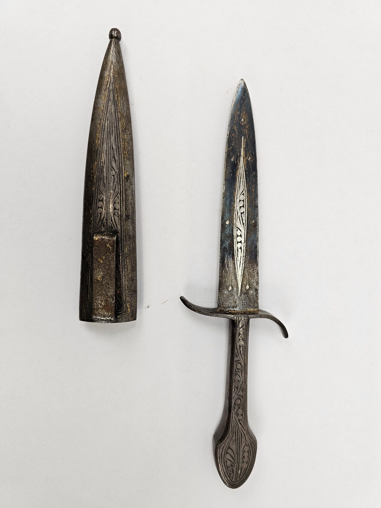 19th Century Russian/Caucasian Small Kinjal (Kindjal) Dagger with its Scabbard - Image 5