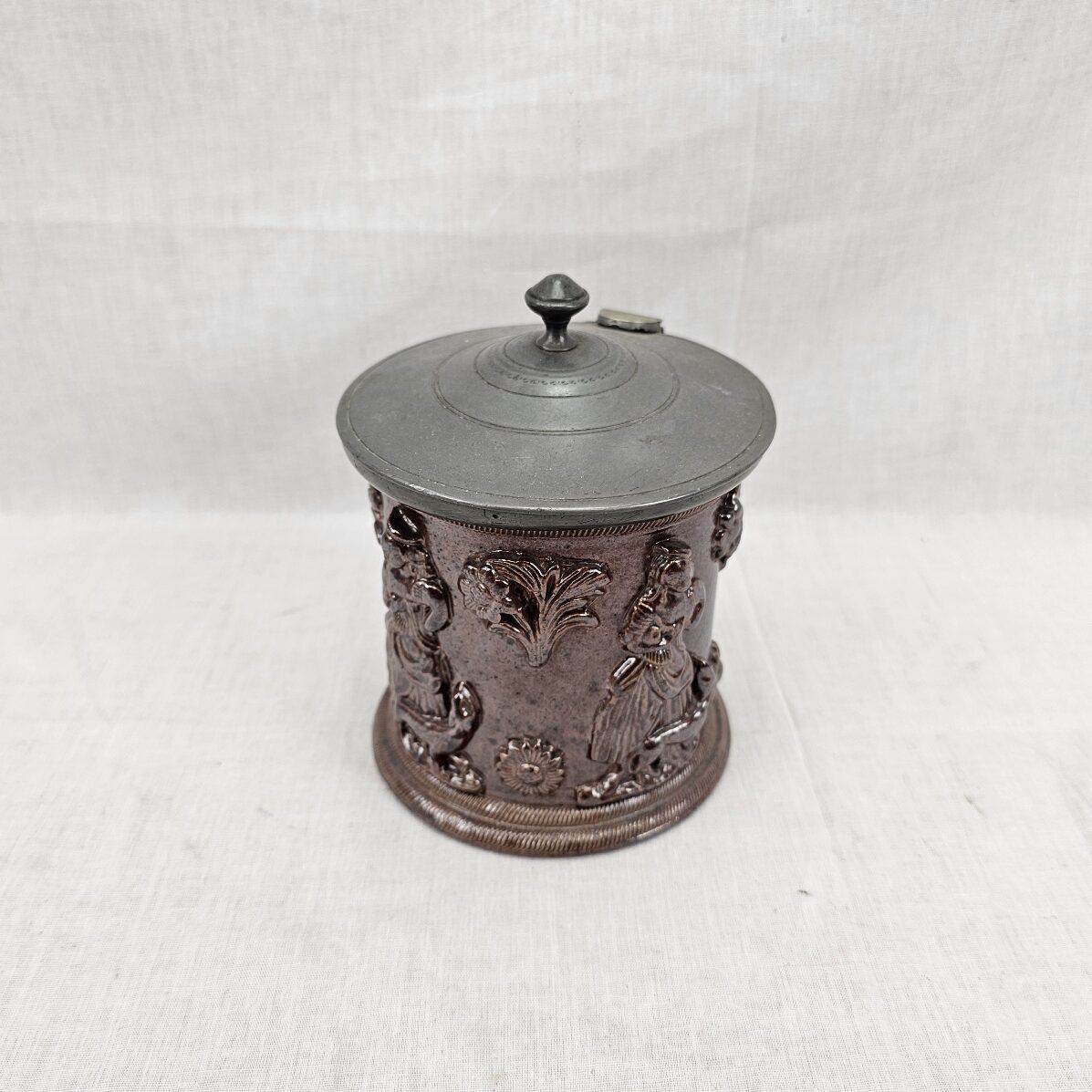 Late 18th Century Salt Glaze Stoneware German Tobacco Jar With Pewter Lid - Image 3