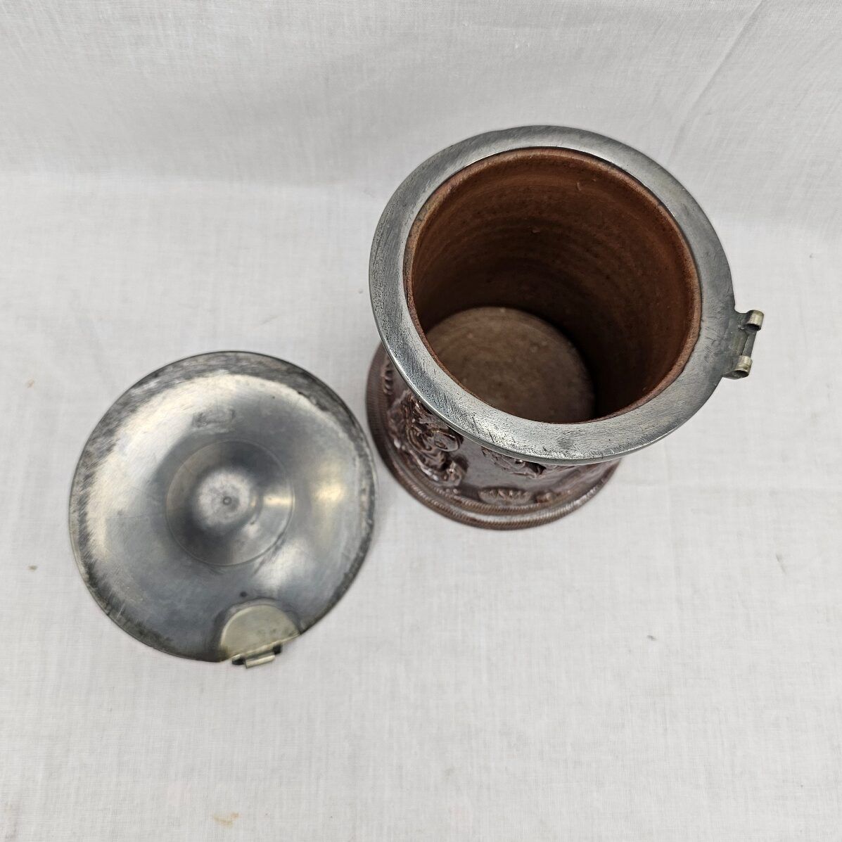 Late 18th Century Salt Glaze Stoneware German Tobacco Jar With Pewter Lid - Image 4