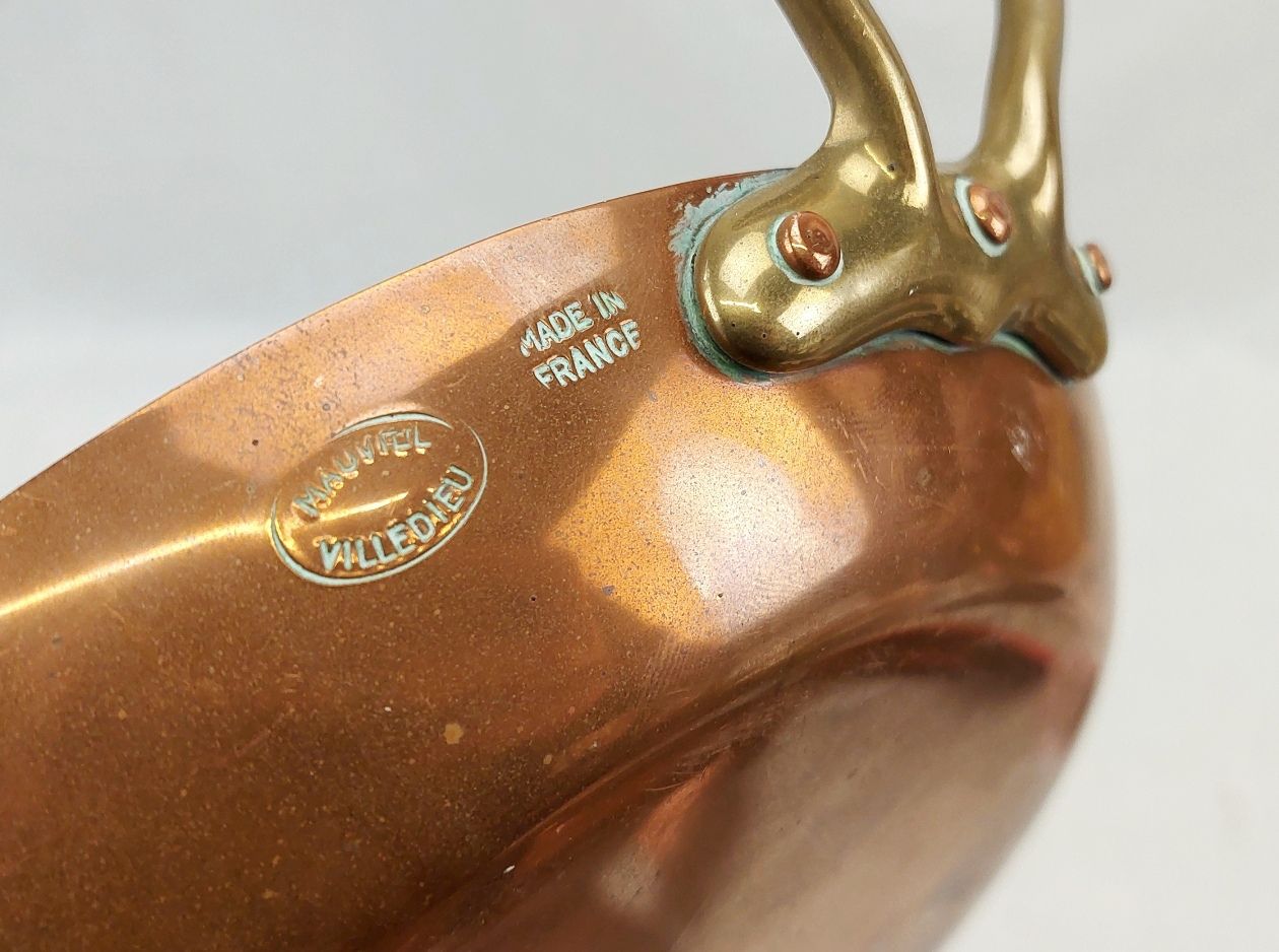 19th Century Copper And Brass Sauce Pan Set - Image 5
