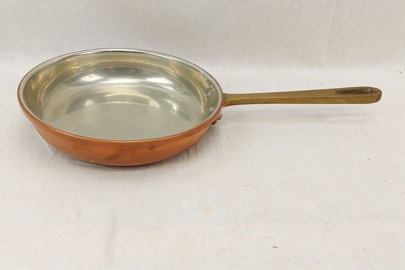 19th Century Copper And Brass Sauce Pan Set - Image 11
