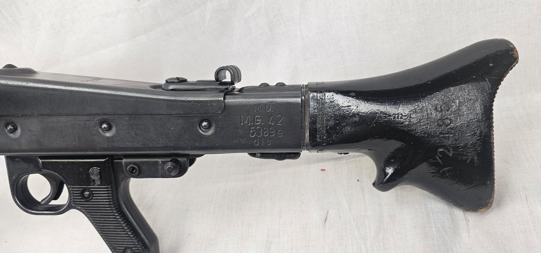 WW2 German MG42 Machine Gun with Drum Mag, Bipod and Link Belt - Old Spec - Image 2