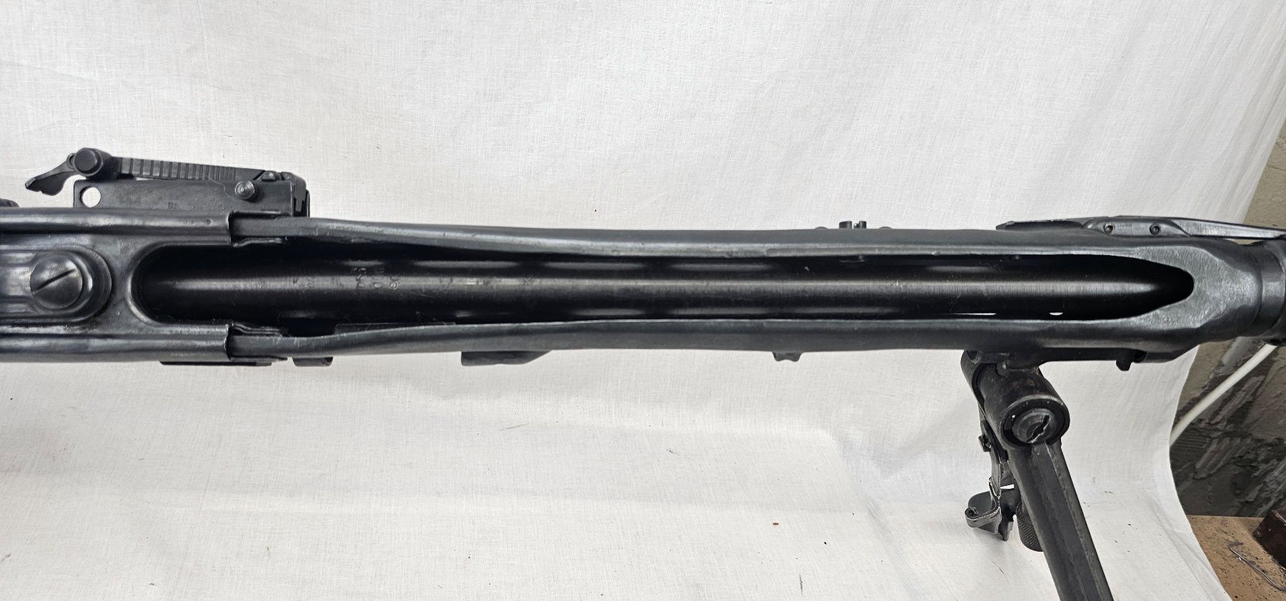 WW2 German MG42 Machine Gun with Drum Mag, Bipod and Link Belt - Old Spec - Image 21