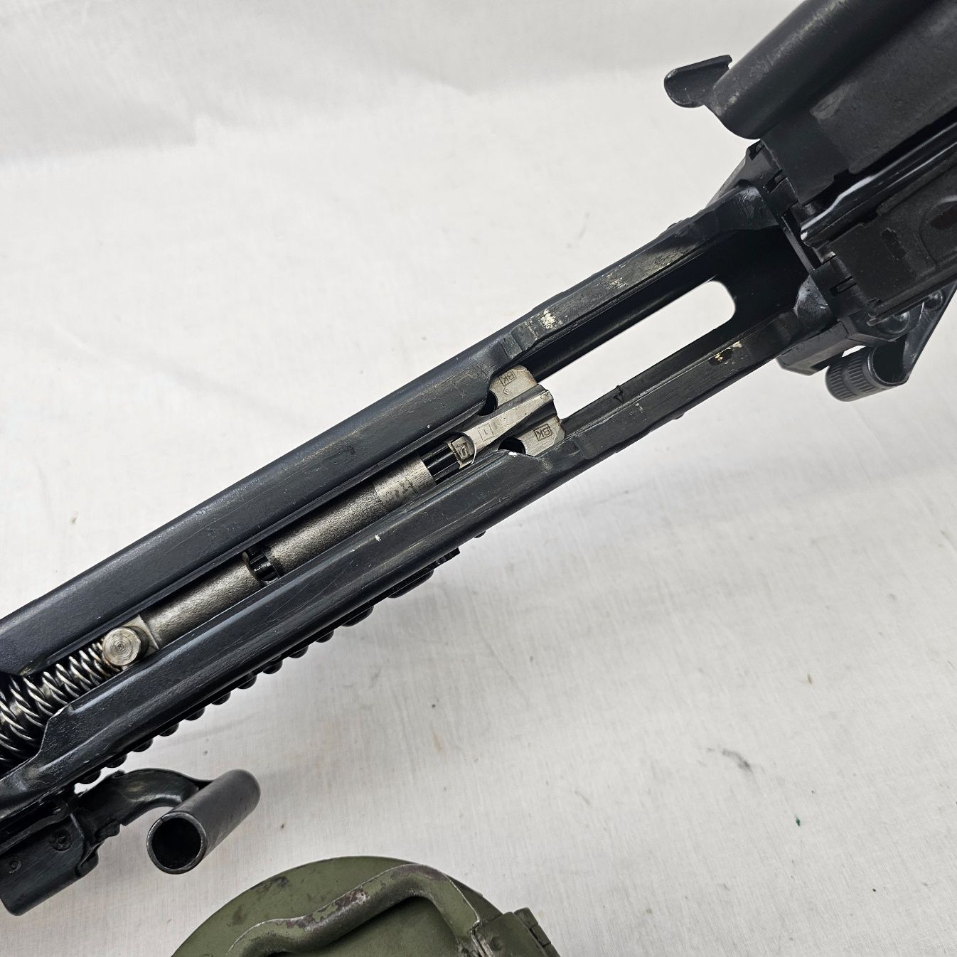 WW2 German MG42 Machine Gun with Drum Mag, Bipod and Link Belt - Old Spec - Image 32