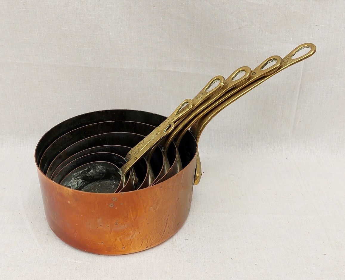 19th Century Copper And Brass Sauce Pan Set - Image 4