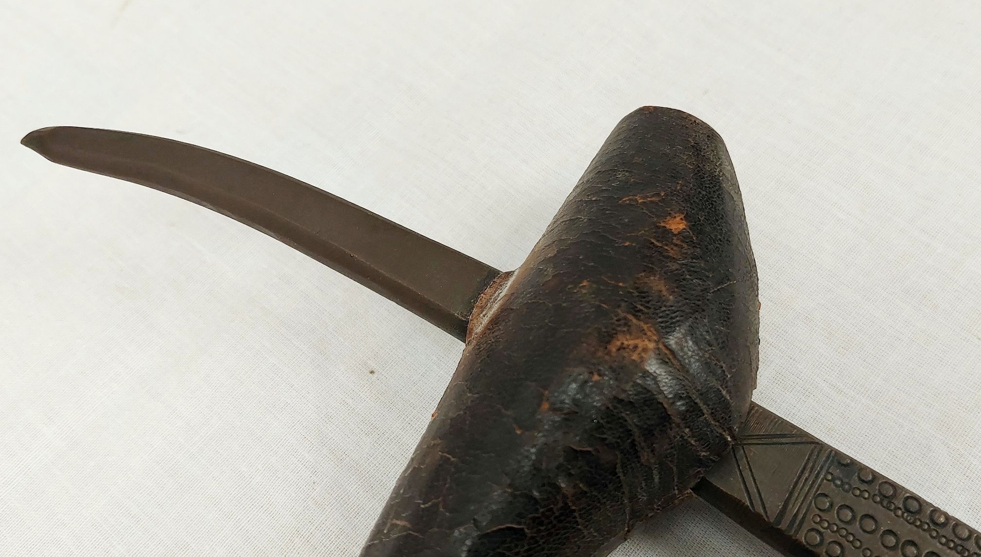 Early 1900s Bronze African Throwing Axe - Image 5