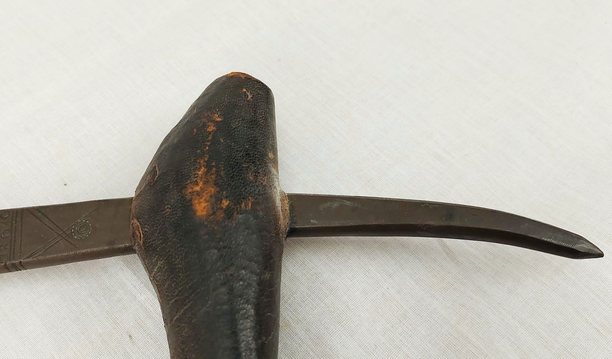 Early 1900s Bronze African Throwing Axe - Image 3