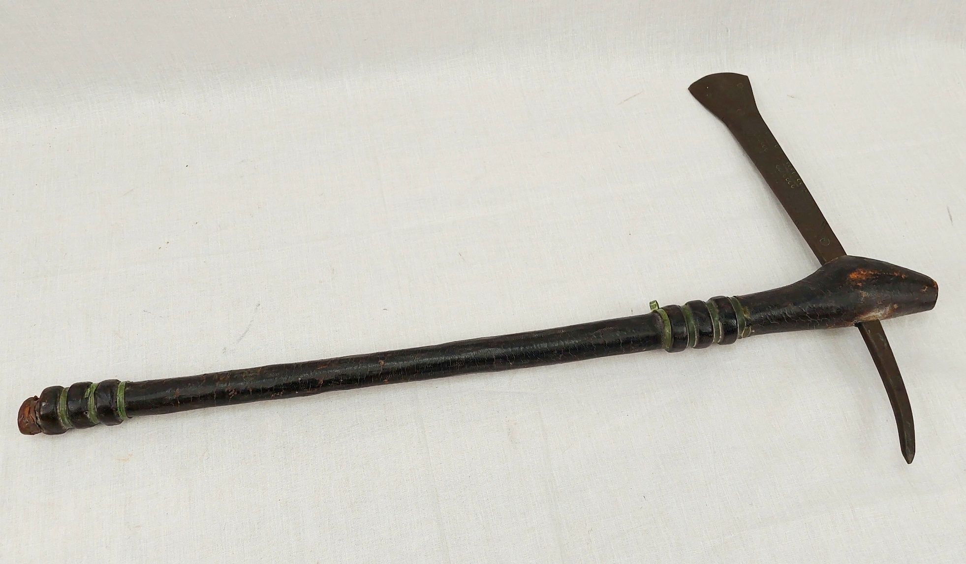 Early 1900s Bronze African Throwing Axe - Image 2