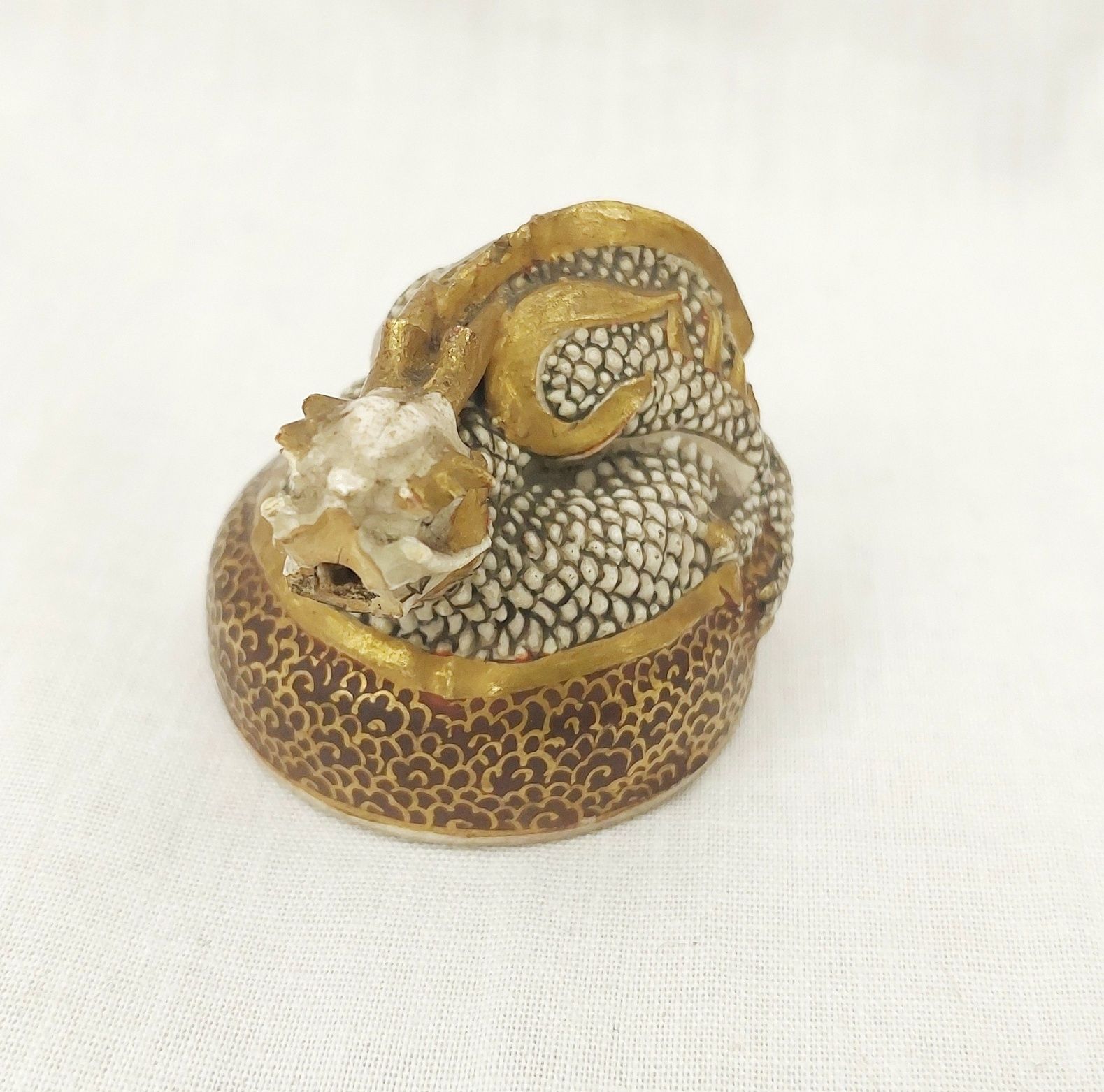 Signed Japanese Meiji Period Miniature Satsuma Pot - Image 10