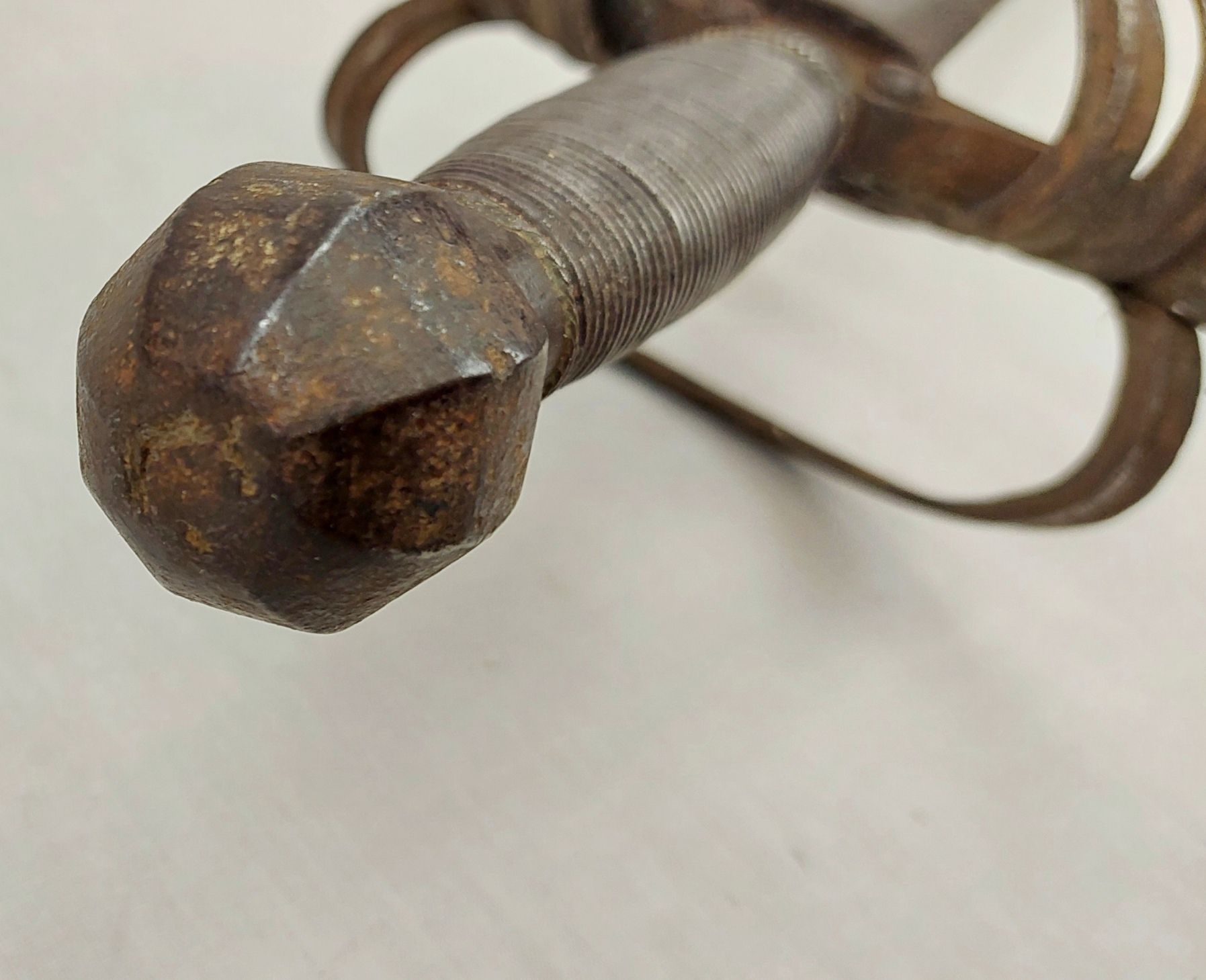 c1700 Long Broadsword With Silver Wire Grip - Image 6