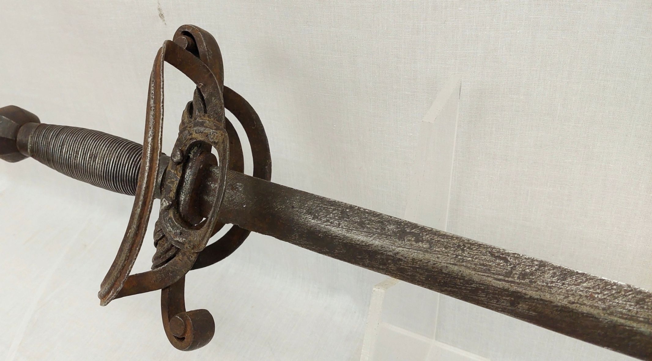 c1700 Long Broadsword With Silver Wire Grip - Image 13