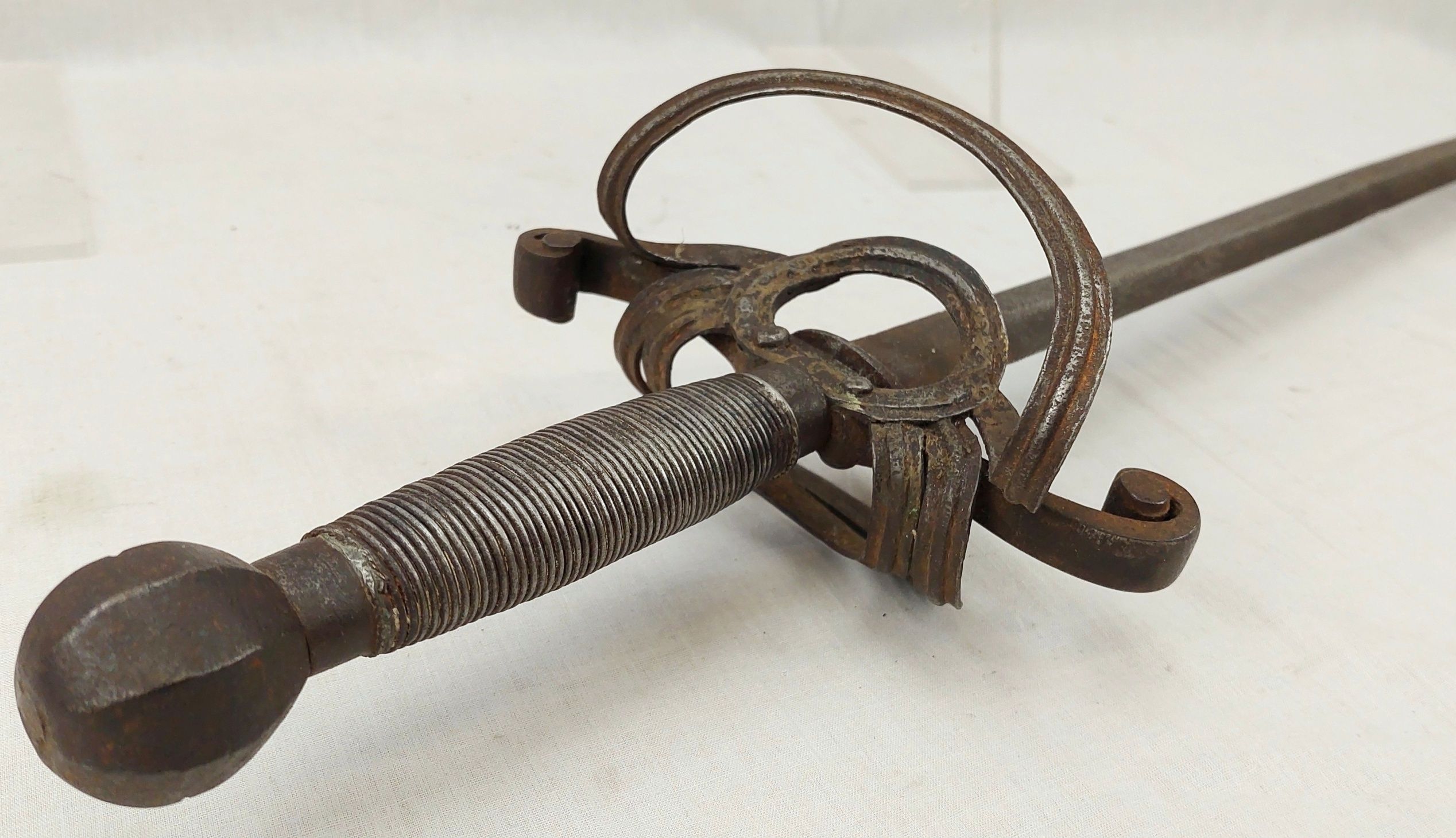 c1700 Long Broadsword With Silver Wire Grip - Image 8