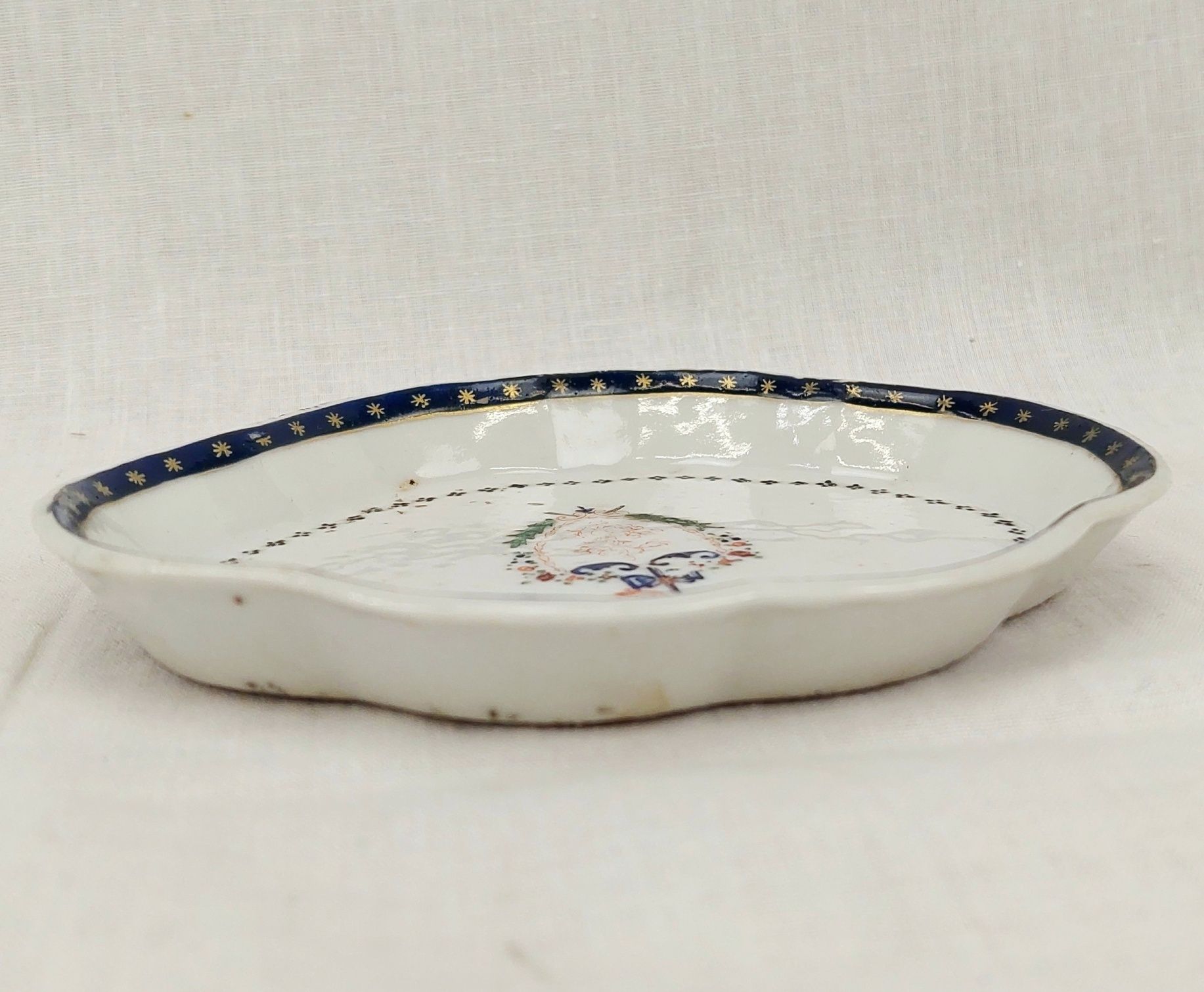 18th Century Armourial Miniature Porcelain Platter - Image 2