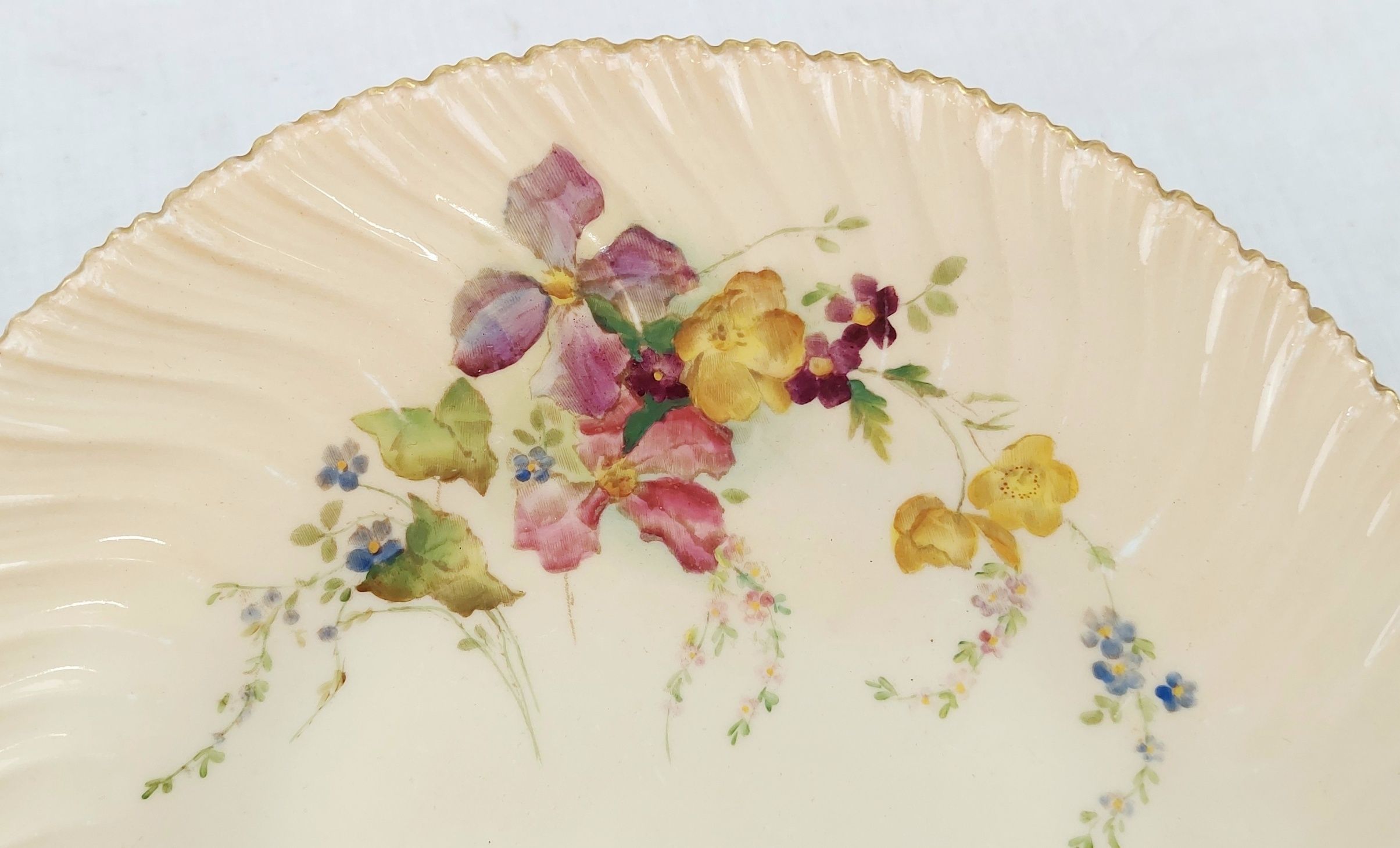 Circa 1899 Royal Worcester Blush Ivory Floral Spiral Plate - Image 4