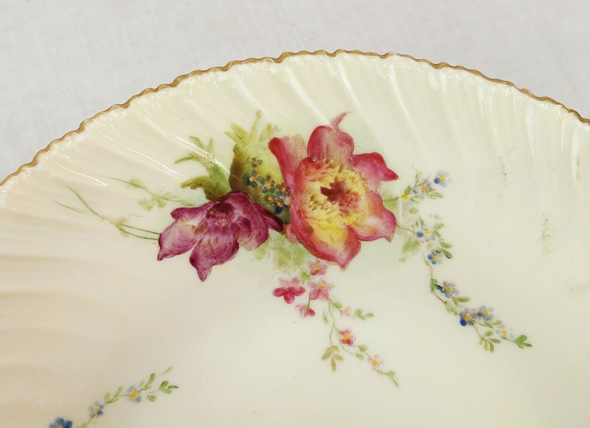 Circa 1899 Royal Worcester Blush Ivory Floral Spiral Plate - Image 3