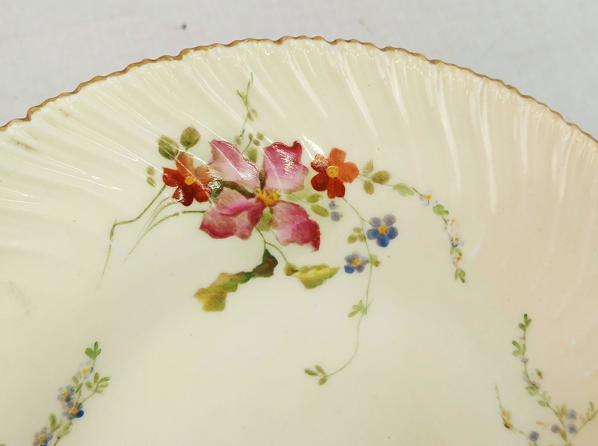 Circa 1899 Royal Worcester Blush Ivory Floral Spiral Plate - Image 2