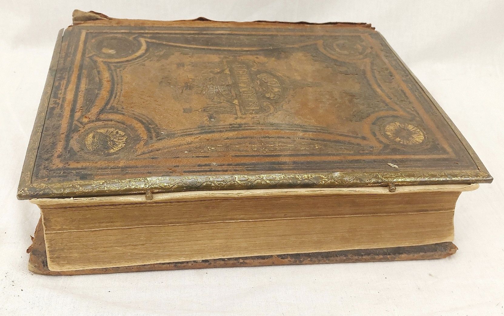 Victorian Reverend John Brown Bible - Image 4