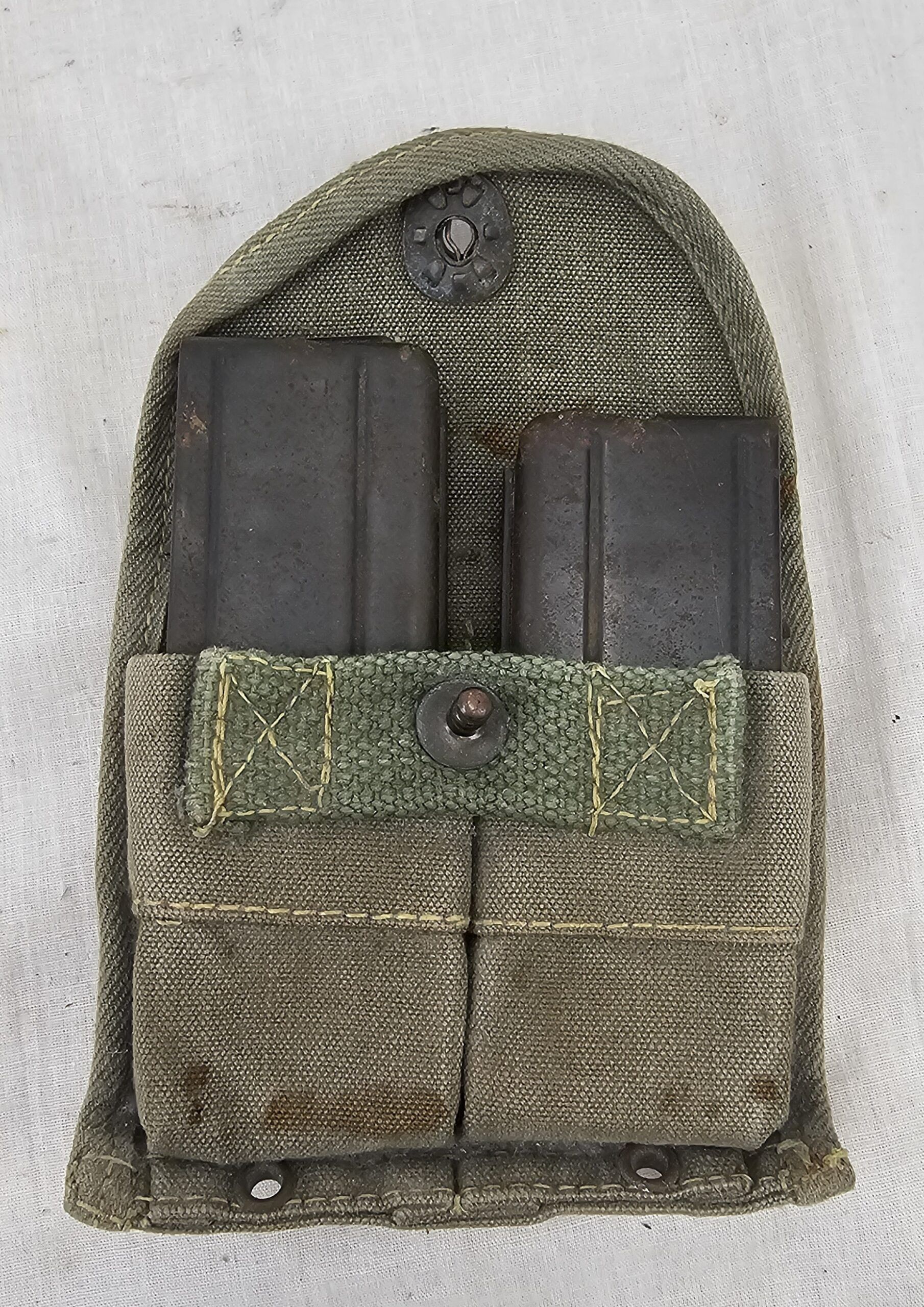 WW2 US M1 Carbine Ammunition Pouch With 2 Magazines And Inert Rounds