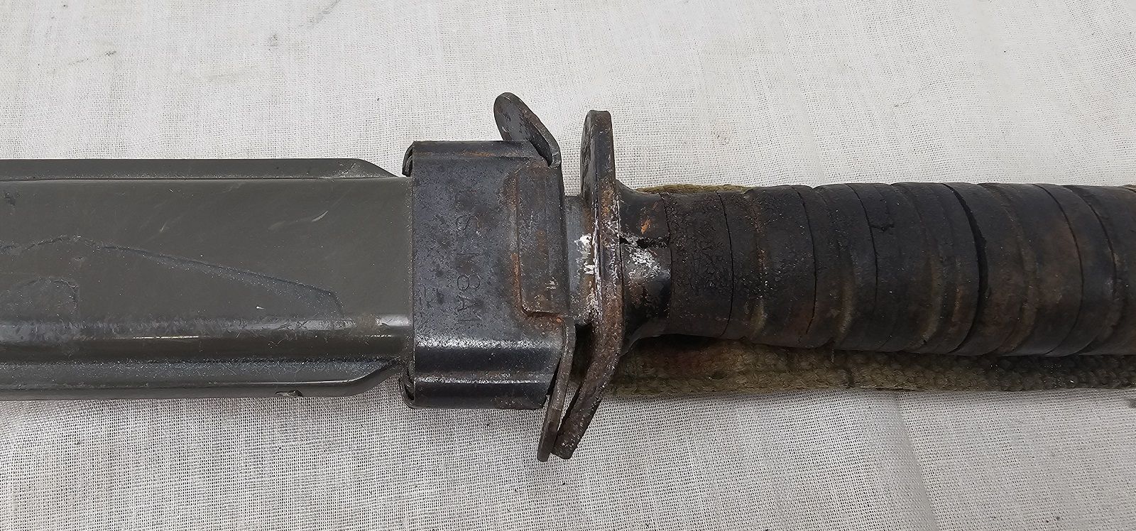 WW2 US M3 Fighting Knife In US M8A1 Scabbard - Image 6