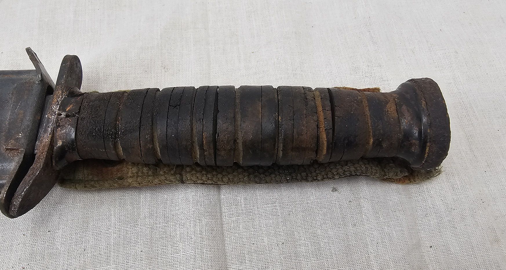 WW2 US M3 Fighting Knife In US M8A1 Scabbard - Image 5