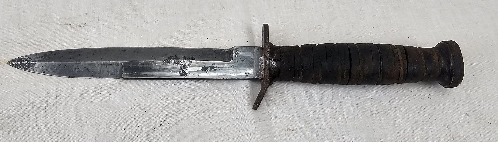 WW2 US M3 Fighting Knife In US M8A1 Scabbard - Image 3