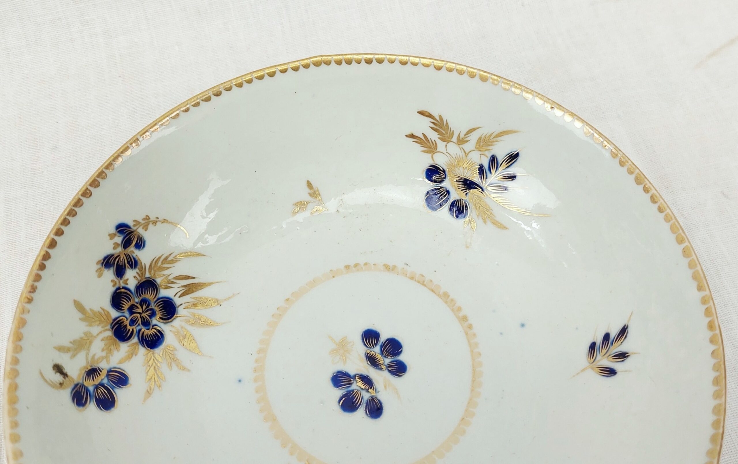 c1775 Worcester Porcelain Saucer - Image 4