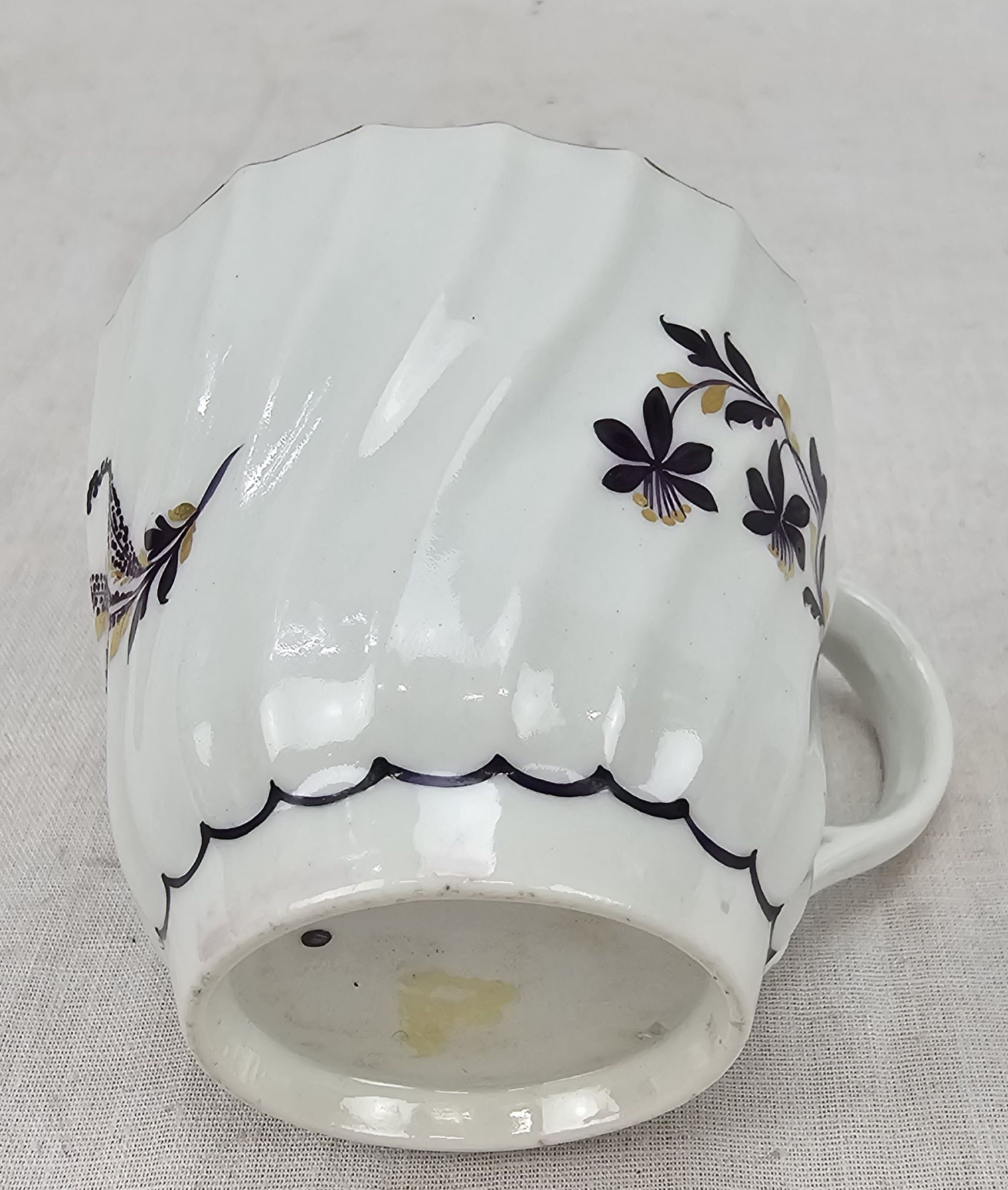 c1790 Worcester Blue And Gilt Porcelain Fluted Cup - Image 2