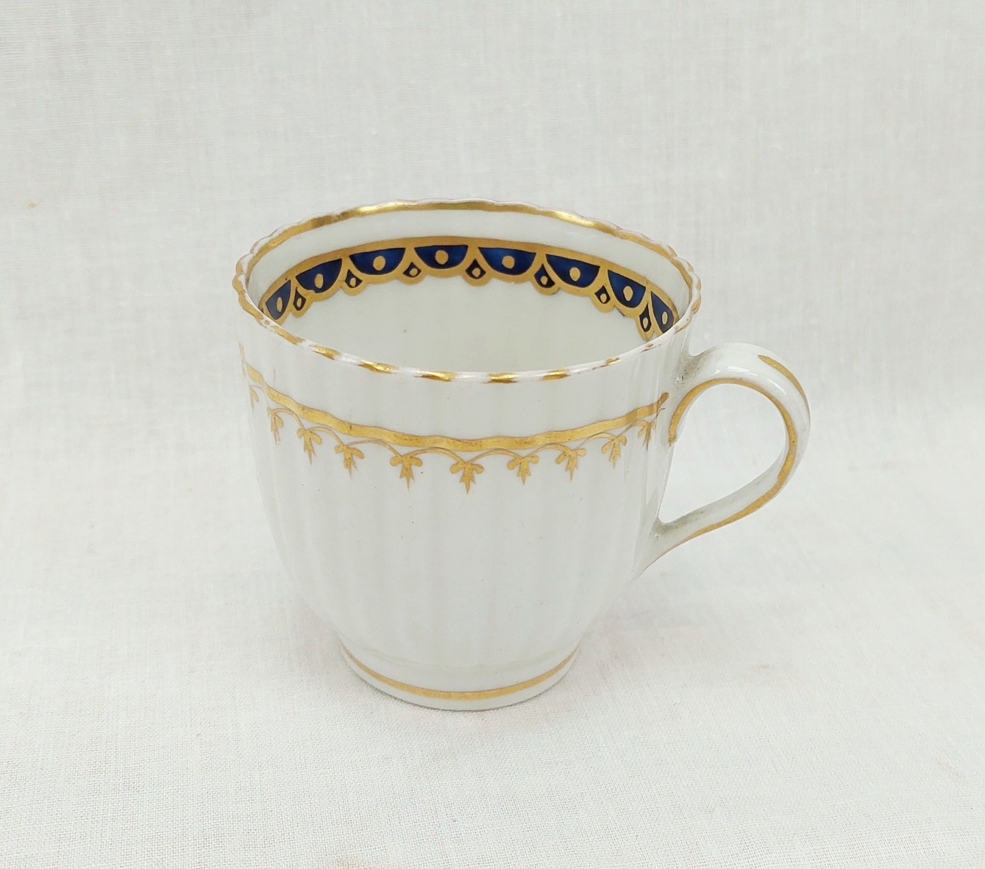 c1790 Worcester White And Gilt Fluted Coffee Can