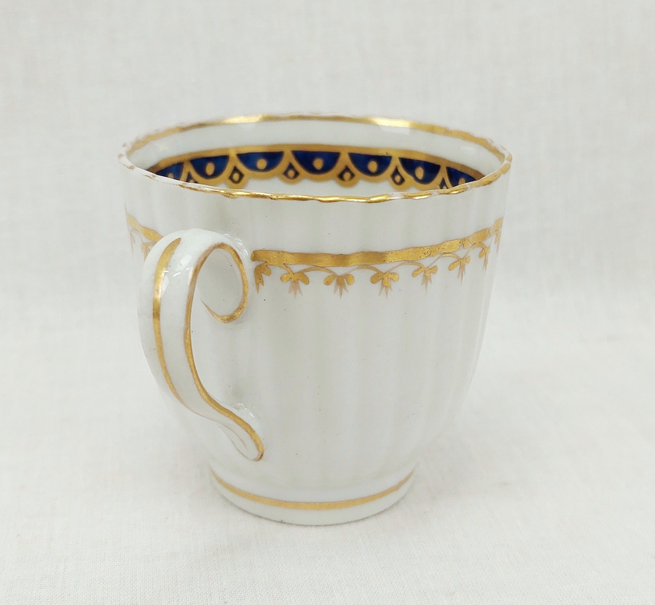 c1790 Worcester White And Gilt Fluted Coffee Can - Image 3