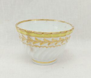 c1795 Worcester Porcelain Spiral Fluted Tea Bowl