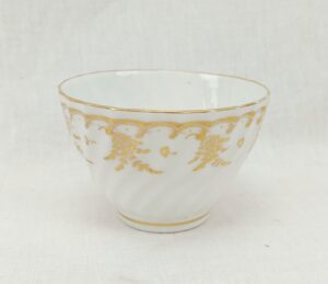 c1795 Worcester Spiral Fluted Tea Bowl