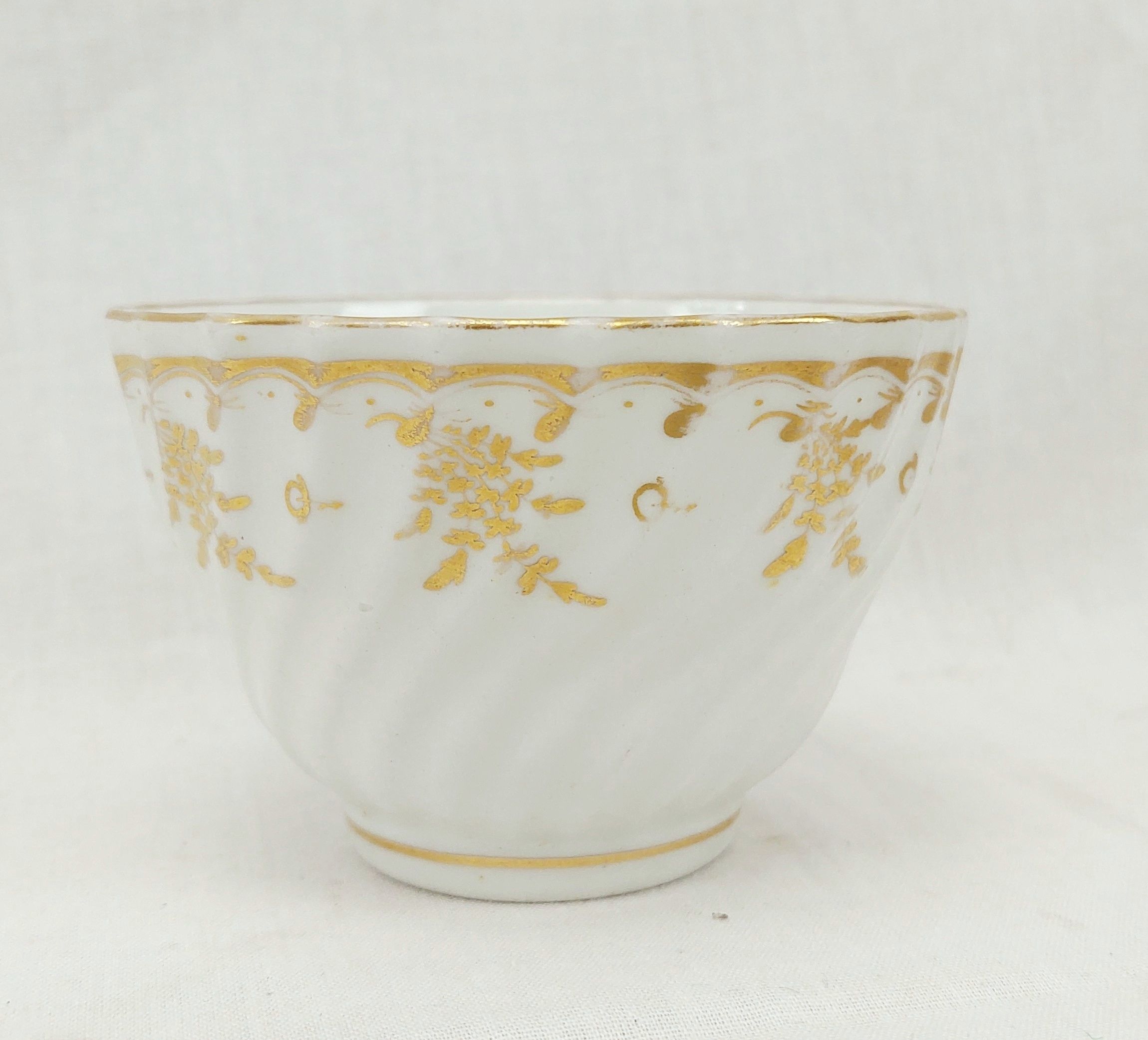 c1795 Worcester Spiral Fluted Tea Bowl - Image 4
