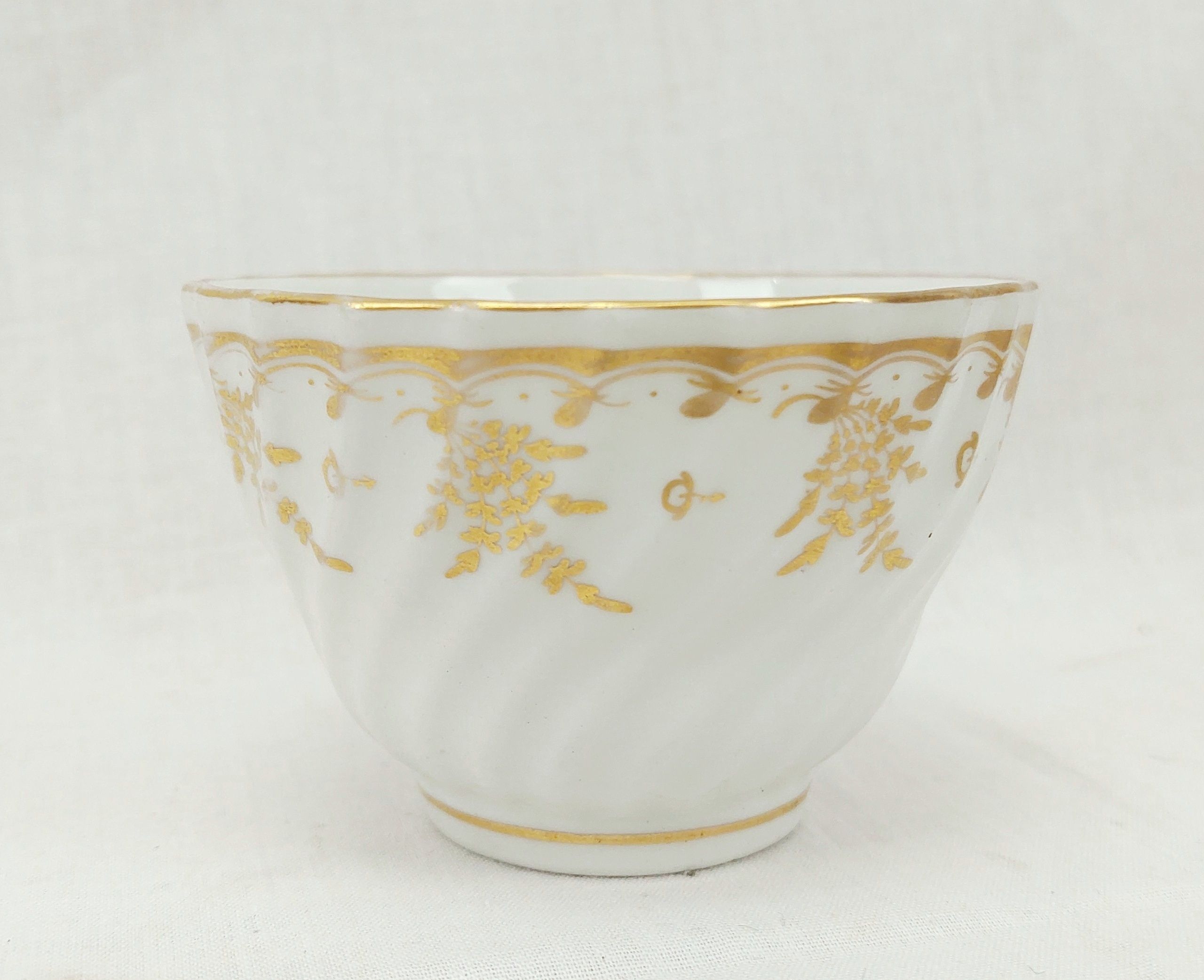 c1795 Worcester Spiral Fluted Tea Bowl - Image 3