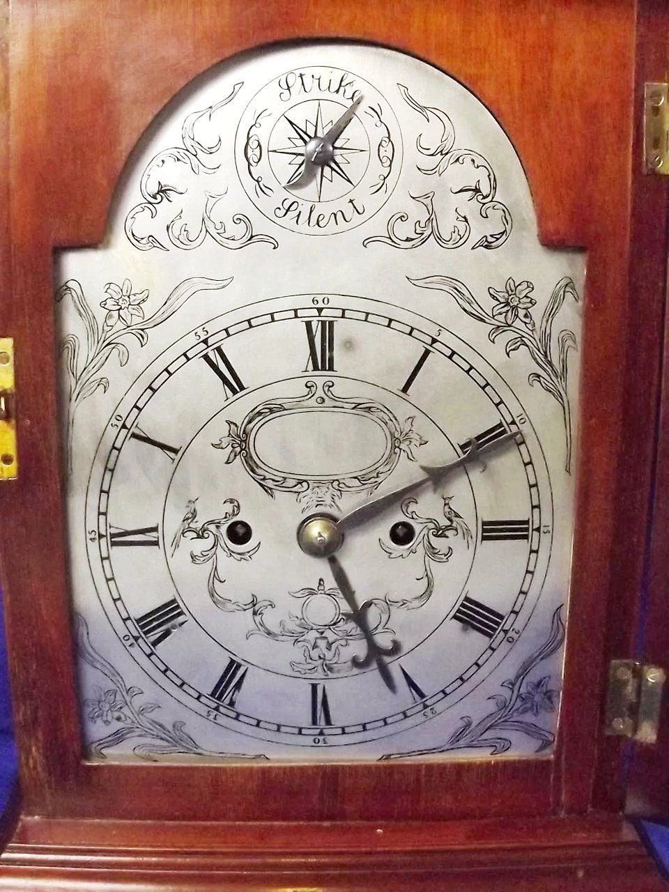 c1800 Fine Quality Parquetry Striking Bracket Clock - Image 2