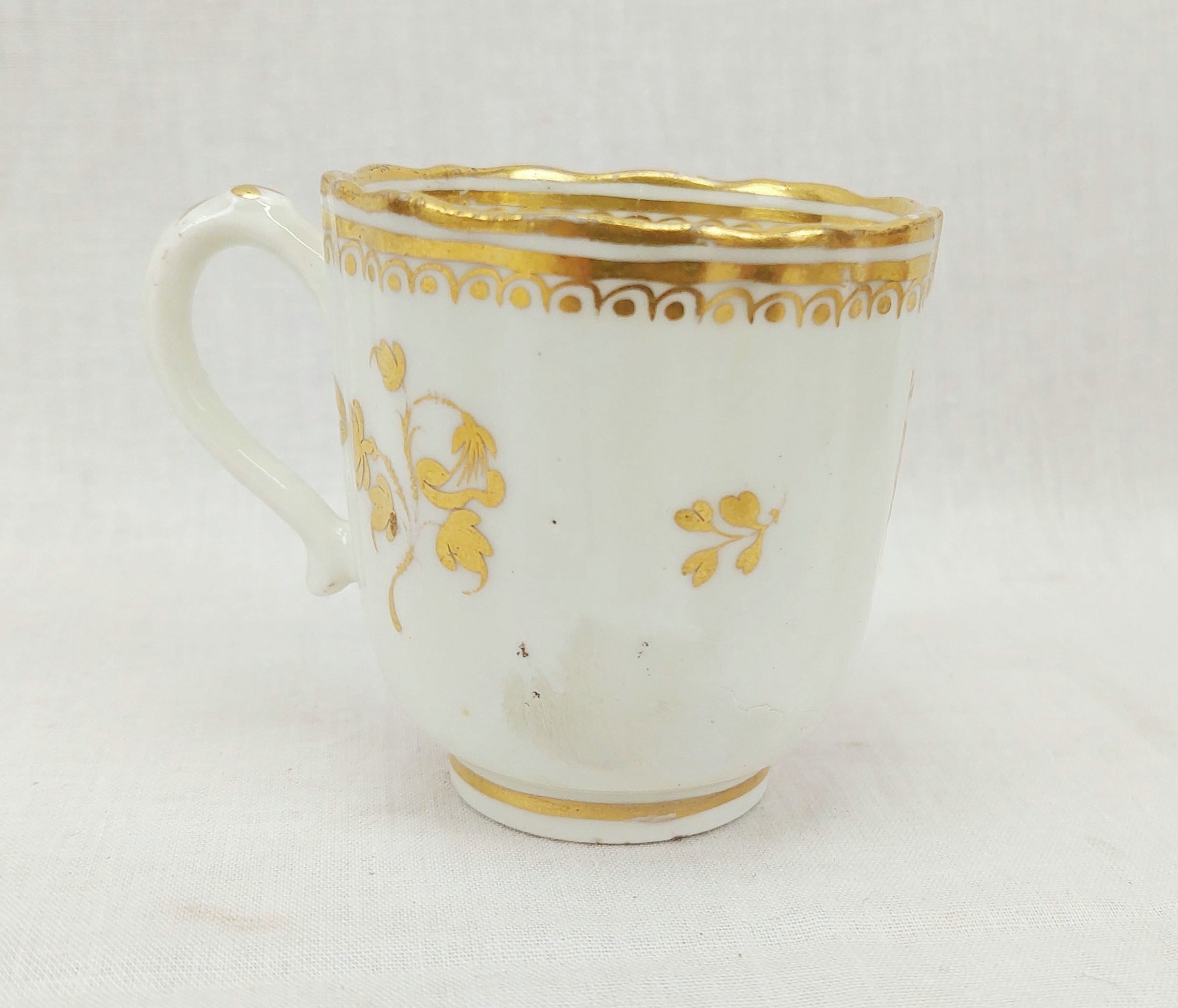 c1800 Worcester White And Gilt Fluted Coffee Can - Image 4