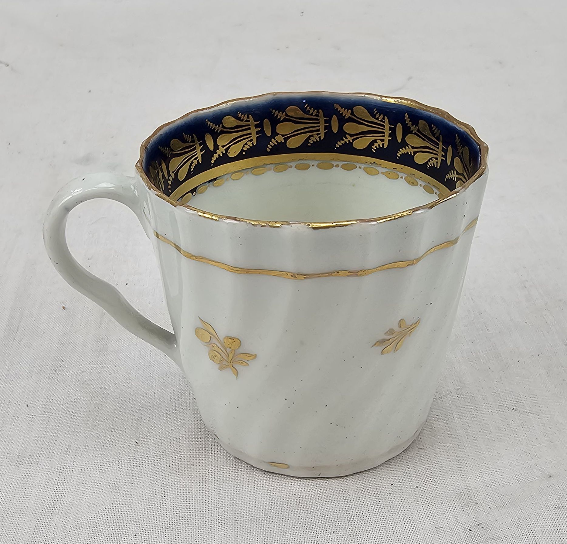 c1805 Worcester Porcelain Spiral Fluted Cup