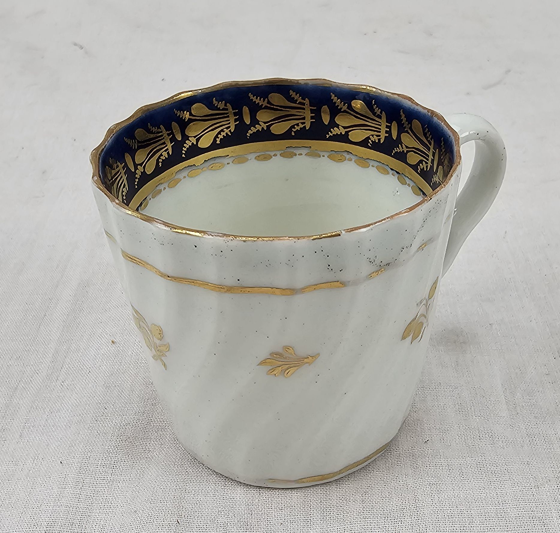 c1805 Worcester Porcelain Spiral Fluted Cup - Image 3