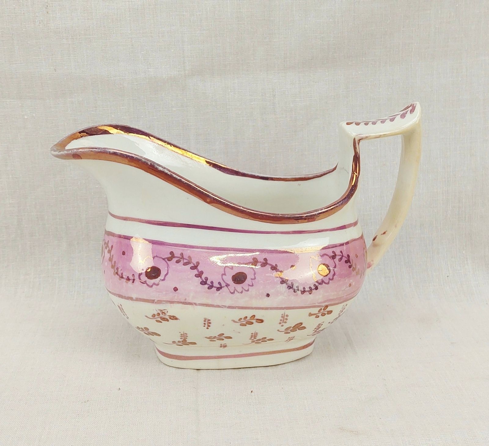c1810 Sunderland Pink Lustre Sauce Boat