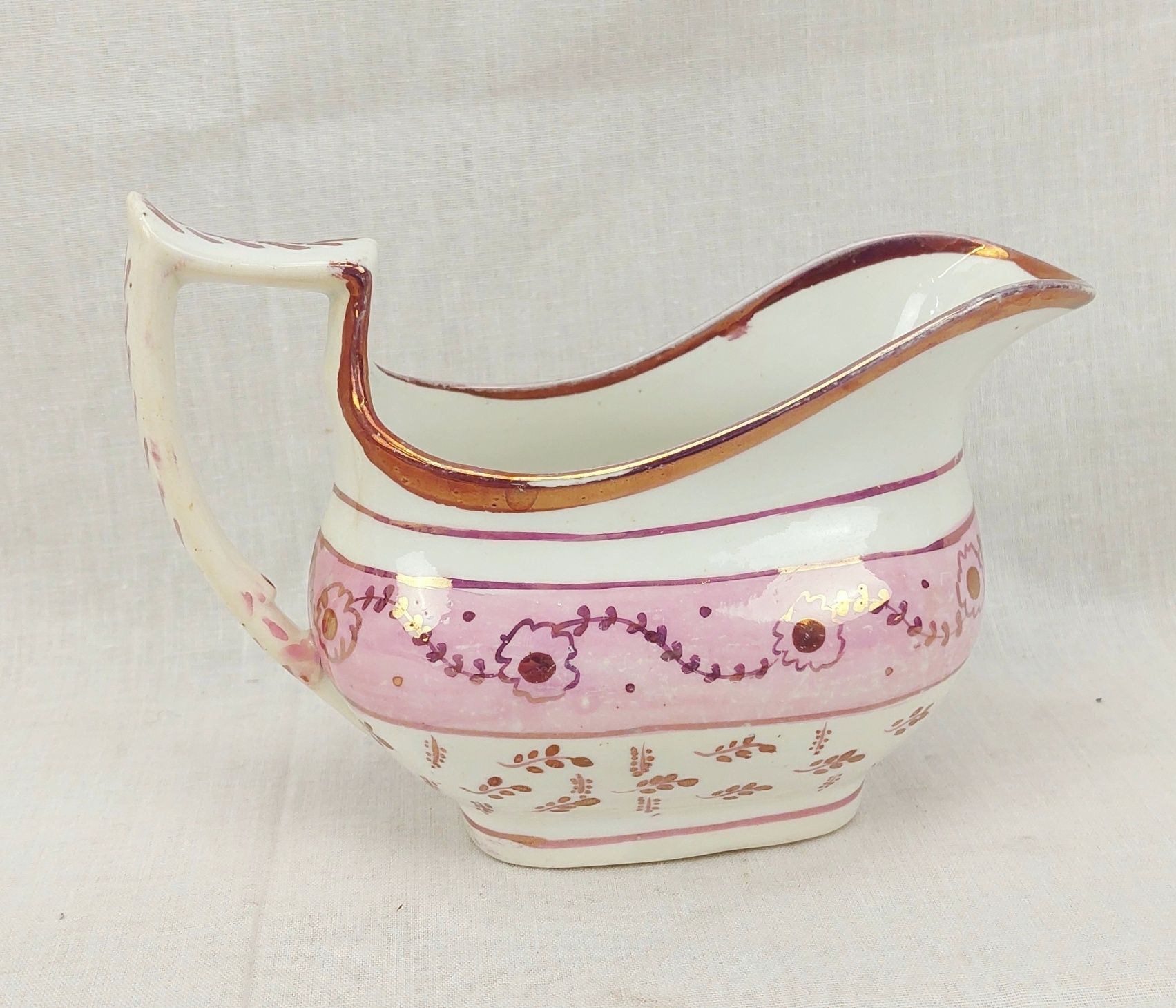 c1810 Sunderland Pink Lustre Sauce Boat - Image 2