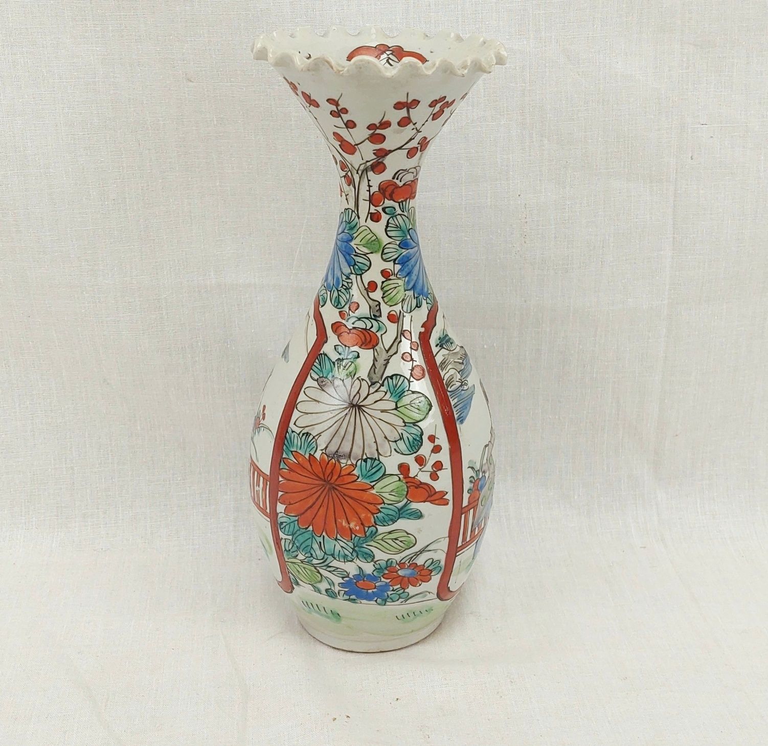 c1880 Japanese Canton Ceramic Frilled Rim Vase - Image 4